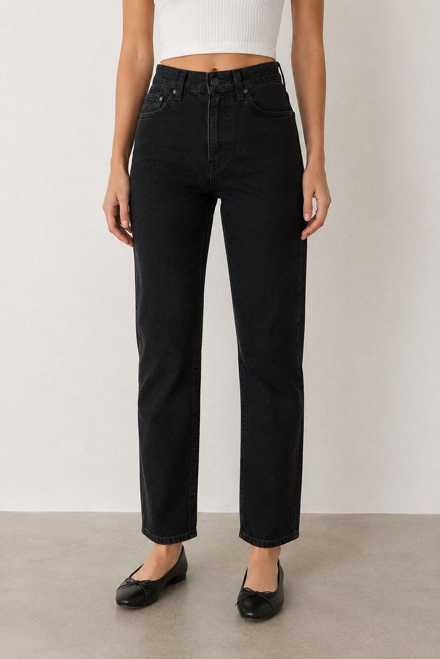 Reformation Cynthia High Rise Straight Jeans Size 24 Black Sustainable Denim